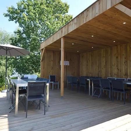 In With Sauna & Bubble Bath 와이메스